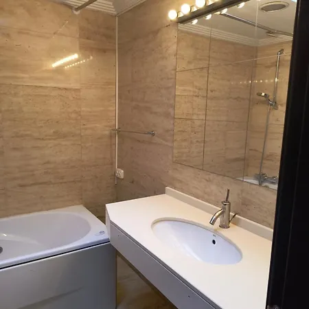 Atico Duplex شقة *